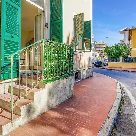 1 Bedroom Lovely In *